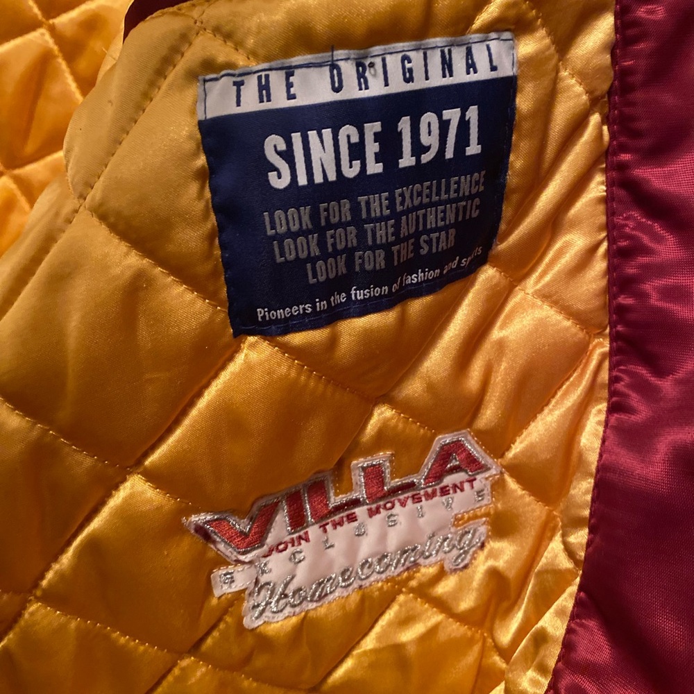 Men’s Cleveland Cavaliers Starter Jacket - Picture 3 of 6